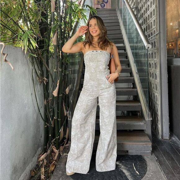 Zara jumpsuit  - Picture 1 of 17